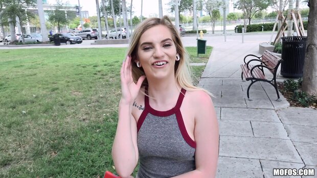 MOFOS - Public Sex Adventures 4 - DVD