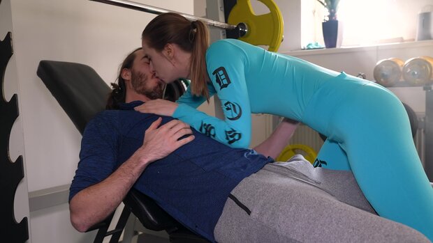 Flexibele Sportsletjes Doen Geile Paaloefeningen - DVD