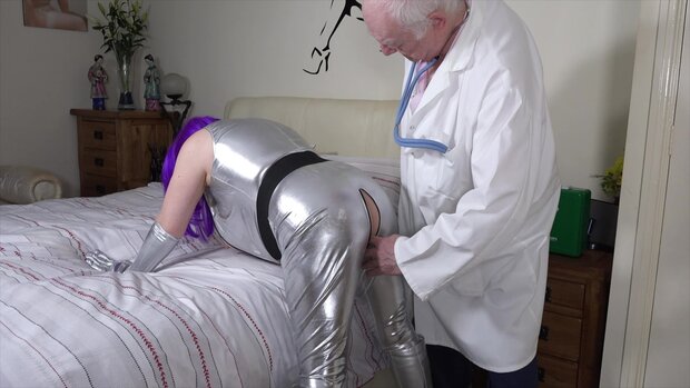 Grandmas On Fire - Dirty Doctors Clinic - DVD