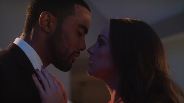 TRENCHCOATx - The Female Of The Species - Porna