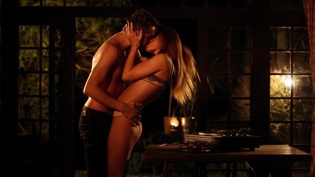 Porna Van Het Jaar 2018: SINFUL XXX - A Touch Of Lust - DVD - Roma Amor